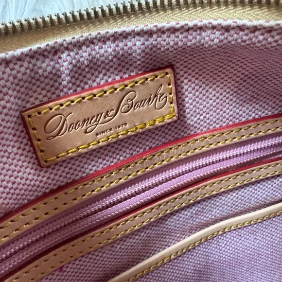 Dooney & Bourke Official Giants Purse - Picture 8 of 10